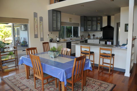 Glenelg On King Bed & Breakfast - ACT Tourism 22