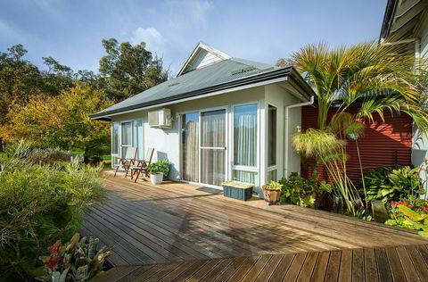 Glenelg On King Bed & Breakfast - ACT Tourism 7