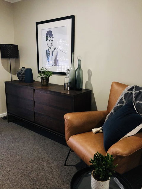 West Beach Lagoon 220 Stylish And Cozy - ACT Tourism 10