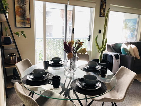 West Beach Lagoon 220 Stylish And Cozy - ACT Tourism 9