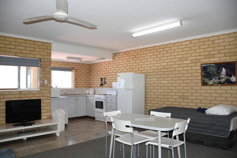 Kalbarri Seafront Villas - ACT Tourism 16