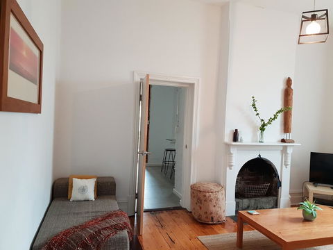 Captain\'s Heritage Cottage - Central Fremantle 2 Bedroom Historic Cottage - ACT Tourism 4