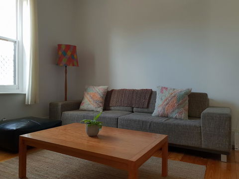 Captain\'s Heritage Cottage - Central Fremantle 2 Bedroom Historic Cottage - ACT Tourism 9