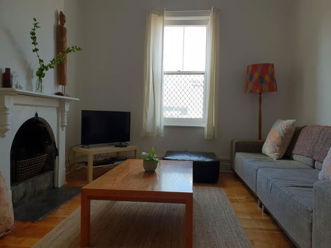 Captain\'s Heritage Cottage - Central Fremantle 2 Bedroom Historic Cottage - ACT Tourism 2