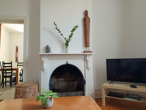 Captain\'s Heritage Cottage - Central Fremantle 2 Bedroom Historic Cottage - ACT Tourism 8