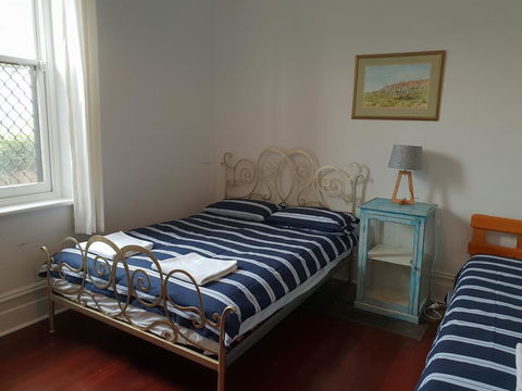 Captain\'s Heritage Cottage - Central Fremantle 2 Bedroom Historic Cottage - ACT Tourism 6