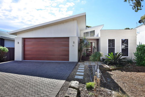 Calming Waters - Pet Friendly - Community Pool - ACT Tourism 35