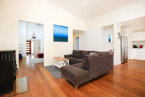 Calming Waters - Pet Friendly - Community Pool - ACT Tourism 10