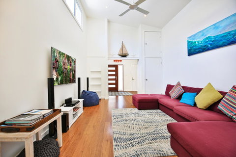 Calming Waters - Pet Friendly - Community Pool - ACT Tourism 3