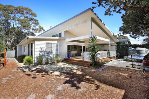 Calming Waters - Pet Friendly - Community Pool - ACT Tourism 32