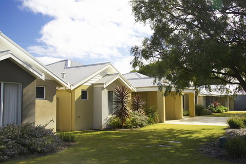 Cape View Beach Resort - ACT Tourism 37