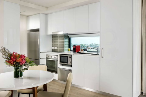 Ramada By Wyndham VetroBlu Scarborough Beach - ACT Tourism 44