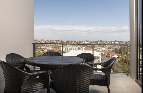 Ramada By Wyndham VetroBlu Scarborough Beach - ACT Tourism 8