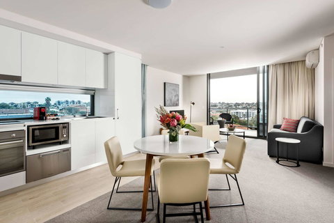 Ramada By Wyndham VetroBlu Scarborough Beach - ACT Tourism 42