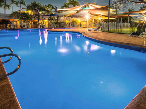 The Continental Hotel - ACT Tourism 43