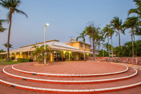 The Continental Hotel - ACT Tourism 8