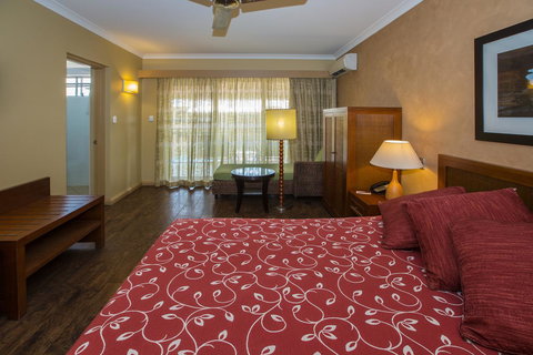 The Continental Hotel - ACT Tourism 32