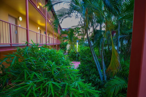 The Continental Hotel - ACT Tourism 22