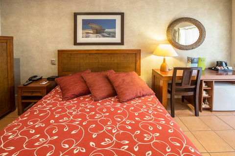 The Continental Hotel - ACT Tourism 34