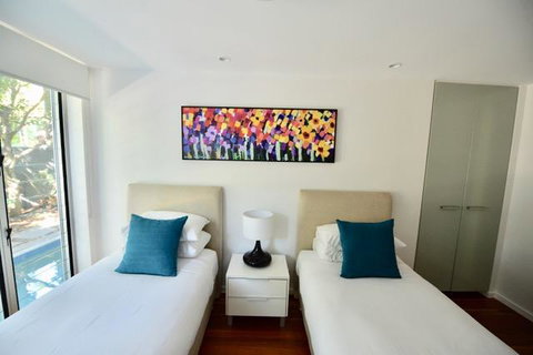 East On Byron - ACT Tourism 23