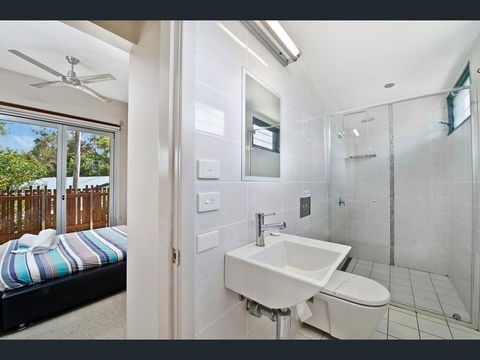 Crescent Head Spa Villa - ACT Tourism 5