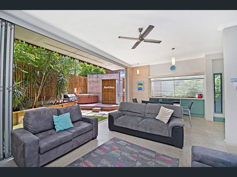Crescent Head Spa Villa - ACT Tourism 13