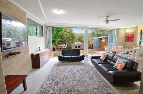 Crescent Head Spa Villa - ACT Tourism 23
