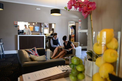 Crossroads Hotel - ACT Tourism 36