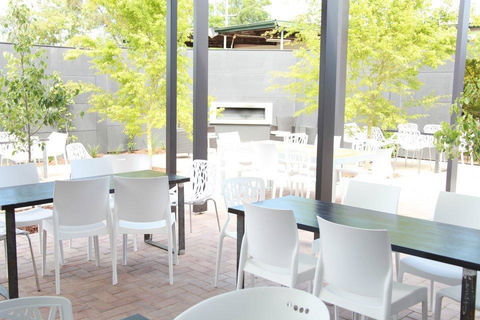 Crossroads Hotel - ACT Tourism 15