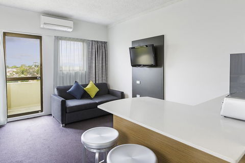 Metro Hotel Miranda - ACT Tourism 8