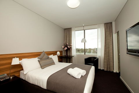 Metro Hotel Miranda - ACT Tourism 13