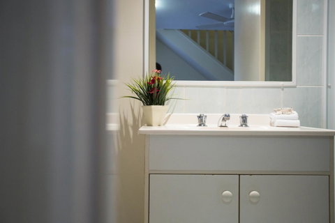 Byron Central Apartments - ACT Tourism 2