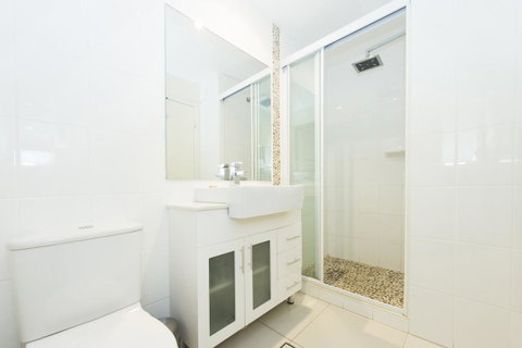 Byron Central Apartments - ACT Tourism 1