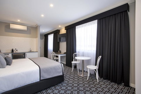 CH Boutique Hotel & Apartments, Ascend Hotel Collection - ACT Tourism 3