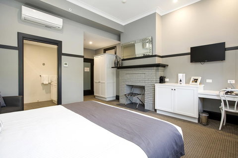 CH Boutique Hotel & Apartments, Ascend Hotel Collection - ACT Tourism 21