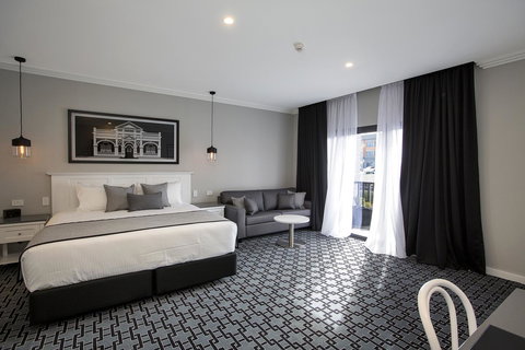 CH Boutique Hotel & Apartments, Ascend Hotel Collection - ACT Tourism 1