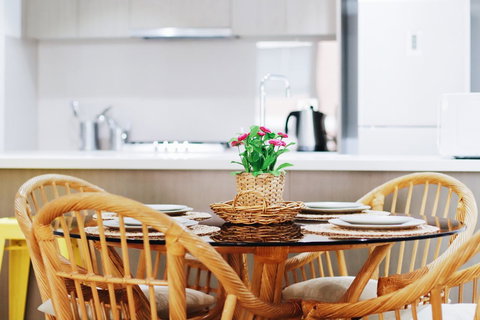 Modern & Cosy 2-Bedroom Apartment Hornsby - ACT Tourism 7