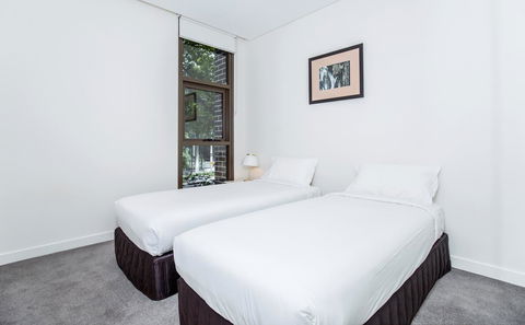 DD Apartments On Day - ACT Tourism 14