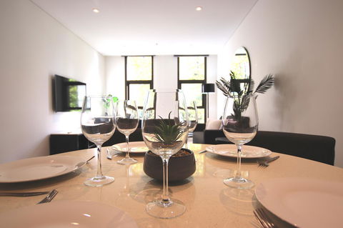 DD Apartments On Day - ACT Tourism 1
