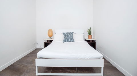 DD Apartments On Day - ACT Tourism 15