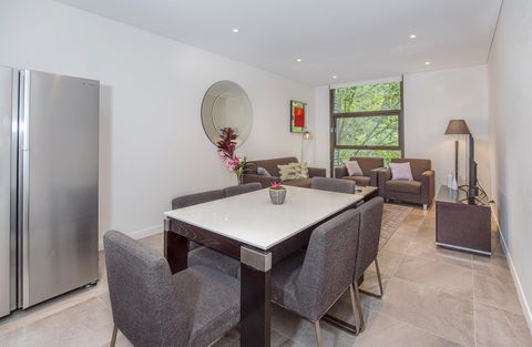 DD Apartments On Day - ACT Tourism 28