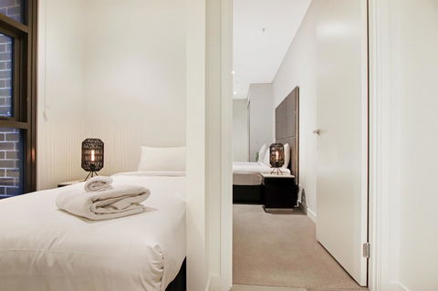 DD Apartments On Day - ACT Tourism 6