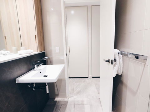 DD Apartments On Day - ACT Tourism 33