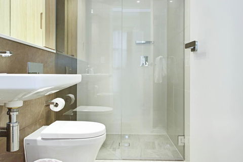 DD Apartments On Day - ACT Tourism 4