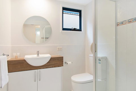 Gosamara Apartments - ACT Tourism 17