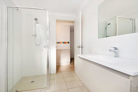 Gosamara Apartments - ACT Tourism 34