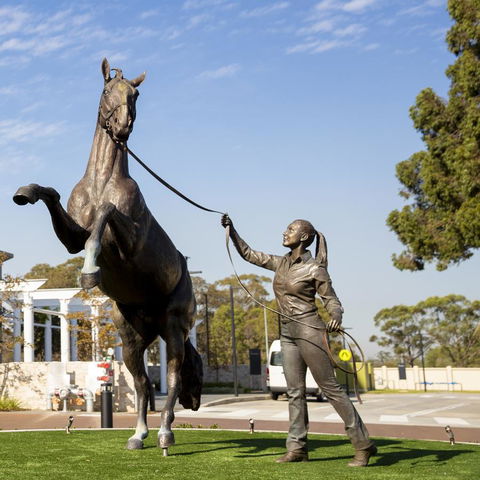 The William Inglis Mgallery - ACT Tourism 24