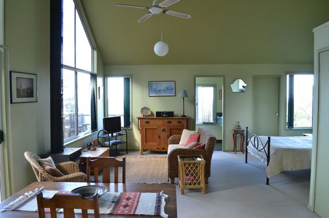 Bundle Hill Cottages - ACT Tourism 44