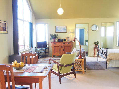 Bundle Hill Cottages - ACT Tourism 21