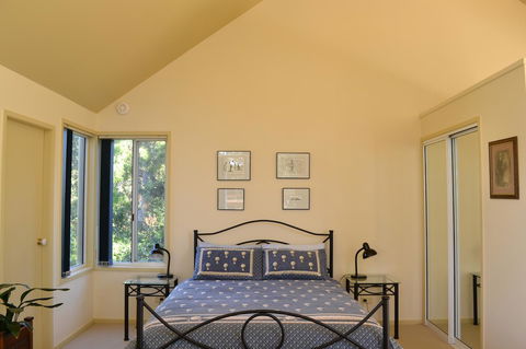 Bundle Hill Cottages - ACT Tourism 39